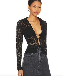 Superdown X REVOLVE Thora SPITZENTOP GRÖSSE S NEU MIT ETIKETT AUSVERKAUFT - Bild 1 von 2