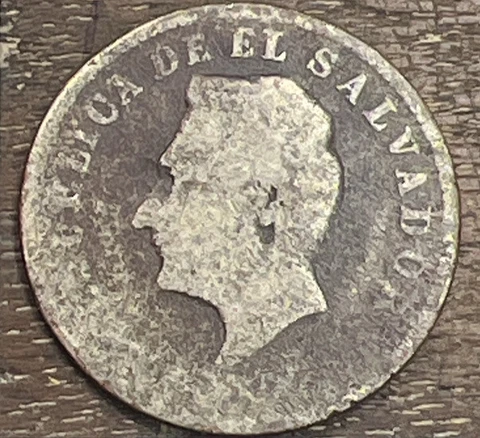 Worn Date El Salvador 5 centavos coin - Free S&H          Lot  — 32.N19 Cover