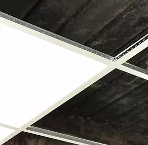 20 m2 piastrelle per soffitto sospese bianche e sistema completo di griglia bianca 600 mm x 600 mm - Foto 1 di 10
