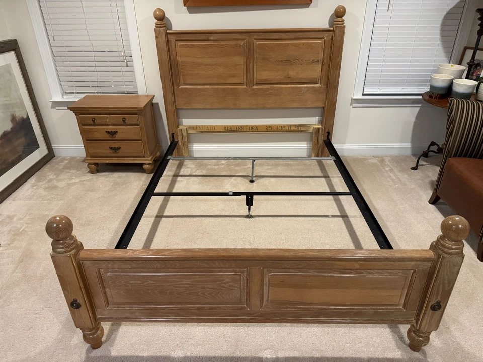 Каркас кровати Kincaid Furniture США Light Oak Queen Panel и сундук с утками неограниченное количество - Изображение 1 из 4