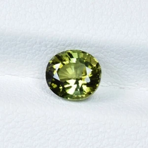 1.08 ct BEST GRADE MOZAMBIQUE / NATURAL GREEN TOURMALINE - Oval Video !! - Picture 1 of 3