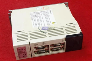 Ein Mitsubishi MDS-B-SVJ2-04 Servoantrieb - Bild 1 von 5