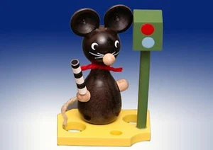Ganzjahresdekoration Maus auf Käse mit Verkehrsstab und Blitzer Höhe 7cm NEU - Picture 1 of 1