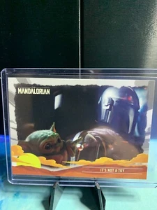 2020 Topps Star Wars Mandalorian: Journey of The Child #6 It's Not a Toy - Bild 1 von 4
