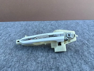 Manija de la puerta del conductor delantera izquierda OEM HYUNDAI GENESIS SEDÁN Y G80 2015-2020 SIN LLAVE Foto 1 de 4