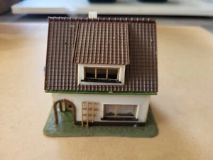 HO/1:87 Faller B-200 casa con capota L9cm x B10cm x H9cm - Imagen 1 de 4