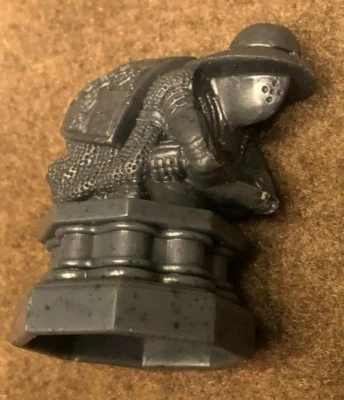 Harry Potter chess pieces (Mattel) - black pawn, 8 available - Image 1 of 4