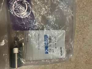 OMRON TYPE E2E-X10E1-M1 PROXIMITY SWITCH VOLTS 12 TO 24 VDC - Picture 1 of 4