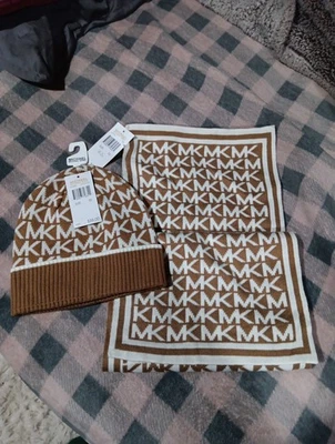 Gorro Michael Kors Signature Logo Print, camel y crema, ¡bufanda también!! Foto 1 de 4