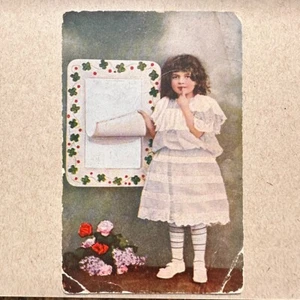 Tarjeta postal vintage Young Girl & Scroll 1910 rosas Hutchinson Kansas - Imagen 1 de 2