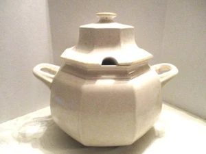 Mikasa Avante Ivory FE900 Tan Mottled Double Handle Octagon Tureen With Lid - Picture 1 of 7