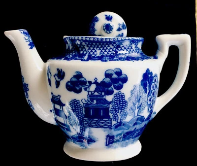 Tetera china Beauty azul y blanca estilo clásico porcelana de hueso Foto 1 de 4