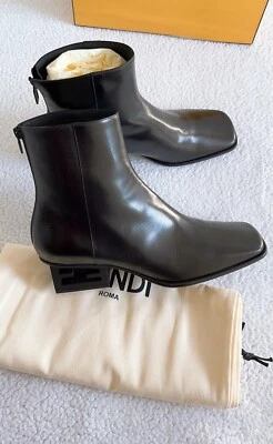$1450 FENDI Baguette 45 mm Piel de Cordero Botines en Negro Talla 39.5/9.5 Foto 1 de 4