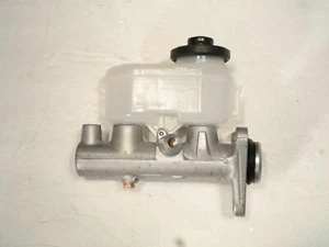 Brake Master Cylinder Fits Toyota Camry 072-8781 - Picture 1 of 2