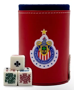 Taza de dados Chivas Guadalajara con soporte para dados. 5 dados grabados - Imagen 1 de 4