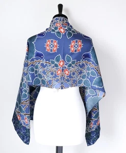 Victoria & Albert Museum V&A Silk Scarf - Blue  Birds / Floral - Arts & Crafts  - Picture 1 of 7