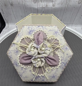 Quilted Gift Box Trinket/Sewing 6 Sided Beads Riffraff Small Storage Container - Picture 1 of 10