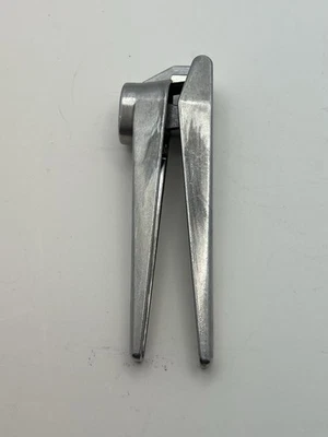 Prensa de ajo suiza Zyliss 6" gadget de cocina aluminio Foto 1 de 4