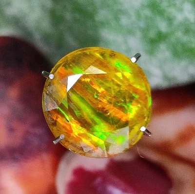 Piedra preciosa redonda de titaniota esfera de fuego completa natural de 4 quilates para certificado de joyería Foto 1 de 4