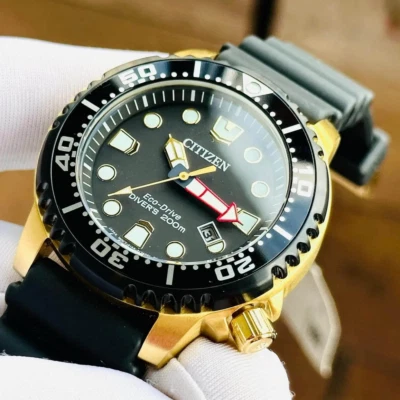 Reloj Citizen Eco-Drive Promaster Diver para hombre tono dorado esfera negra BN0152-06E Foto 1 de 4