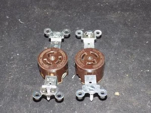 Hart-Lock Grounding 125V, 15A Receptacle Outlet (Lot of 2) - Picture 1 of 3