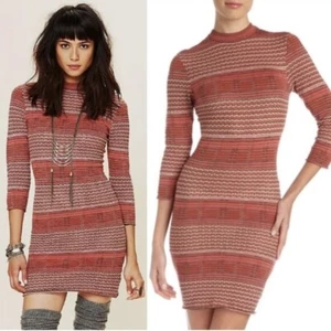FREE PEOPLE Groovy Autumn Red Knit Sweater Fitted Bodycon Mini Dress Size L - Picture 1 of 9
