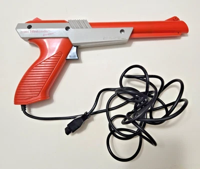 Nintendo NES Zapper Gun NES-005 Orange Original 1985 TESTED - Image 1 of 2