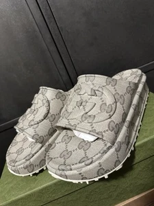 Sandales homme Gucci imbriquées GG Sliders taille 8UK/9US - Photo 1/13