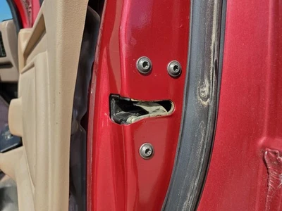 1992-1996 Ford E150 Front RH Door Latch Assembly - Image 1 of 4