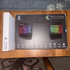 KINESIS Gaming Freestyle Edge RGB Split Mechanical Keyboard & Lift Kit - Afbeelding 1 van 8