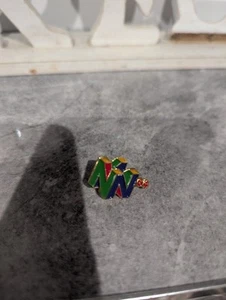 NINTENDO N64 MAGAZINE OFFICIAL PIN BADGE LATE 1990S VERY VERY RARE - Picture 1 of 1