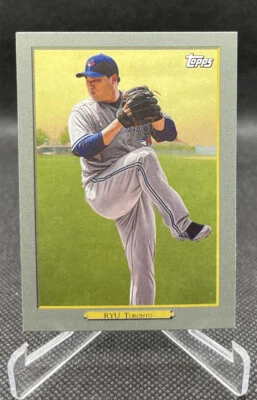 2020 Topps Series 2  Hyun-Jin Ryu Turkey Red #TR-44 Blue Jays - Image 1 of 2
