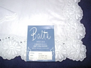 Balta Placemats Napkins 8 pc set Swiss Embroidery White Daisy Polyester vtg - Picture 1 of 4