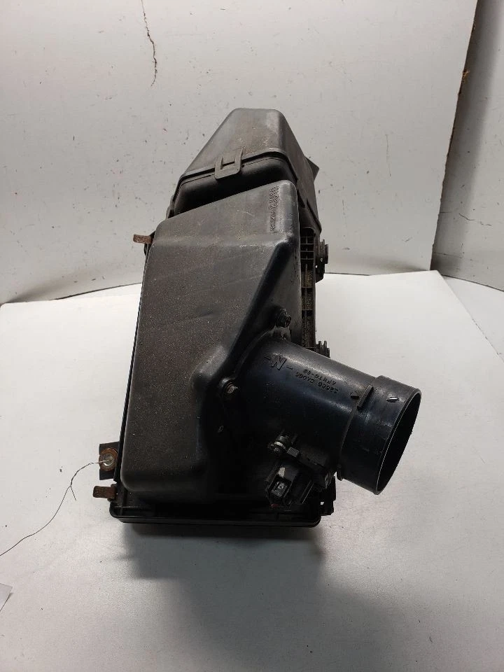 Purificador de aire 3,5 L 6 cilindros compatible 04-09 QUEST 1434993 Foto 1 de 4