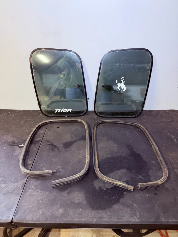 Juego de 2 ventanas traseras y juntas Cummins Dodge Club Cab 1991-1993 primera generación W250 Foto 1 de 4