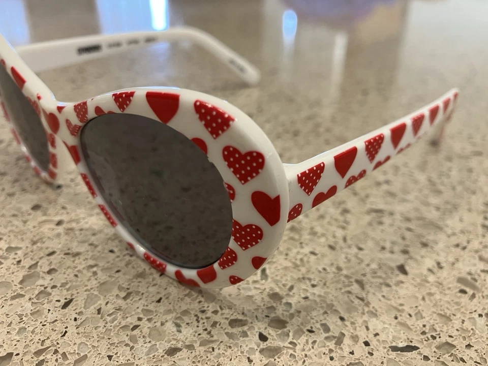 Óculos de sol Gymboree feminino coração 4-7 4 5 6 7 rosa - Imagem 1 de 4