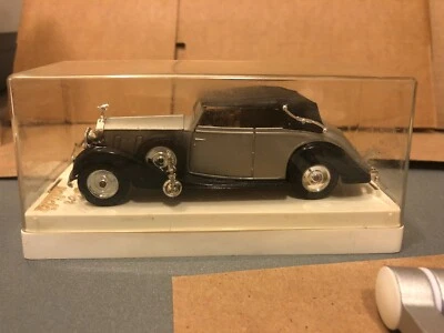 1/43 VINTAGE SOLIDO #4046 1939 ROLLS ROYCE PHANTOM SILVER AND BLACK - Image 1 of 4