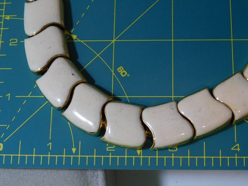 OFF WHITE Collana con colletto largo smalto bianco sporco panna 17" 6k 59