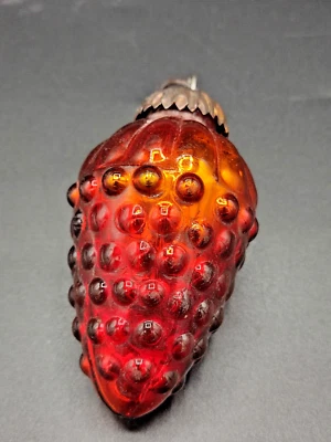 Ancienne boule de noël pomme de pin en verre eglomise rouge XIX - Photo 1/4