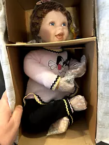 ASHTON DRAKE PUPPE LOONEY TUNES SAMMLUNG SYLVESTER'S SURPRISE TWEETY VOGEL MIT BOX - Bild 1 von 8