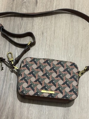 Bandolera/cartera geométrica Fossil para mujer - marrón y verde Foto 1 de 4