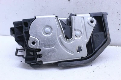 2004 BMW 545i Front Door Latch Lock Right OEM Used - Изображение 1 из 4