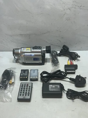 JVC GR-DVL157E Camcorder MiniDV Tape 300x Digital Video Camera + Accessories VGC - Image 1 of 4