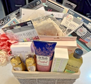 The Happy Planner Cesto Regalo Curato Lotto Misto Più Skincare Self Care Regalo - Foto 1 di 19