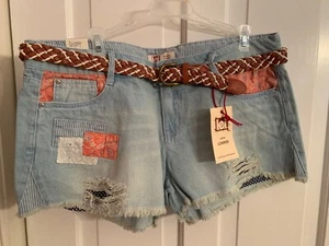 L.E.I. Ashley Low Rise Patchwork Juniors Shorts Size 15 Regular With Belt - Picture 1 of 2