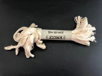 ВИНТАЖНЫЙ лот ниток для вышивки Royal Society АНТИКВАРНАЯ белая нить для вышивки размер C - Изображение 1 из 4