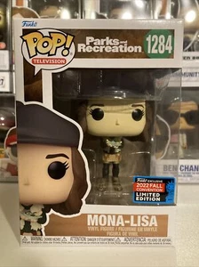 Pegatina compartida exclusiva Funko Parks and Recreation Mona-Lisa NYCC 2022 - Imagen 1 de 6