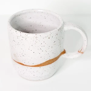 Taza de café a rayas marrones moteadas de 16 oz firmada por Studio Pottery Artist - Imagen 1 de 8