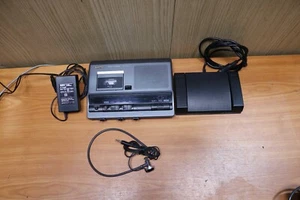 SANYO TRC-6010 Macchina di dettatura a microcassette + cuffie controllo piedi alimentatore - Foto 1 di 5