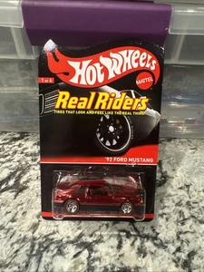 Ford Mustang #2916/3500 2013 Hot Wheels RLC Real Riders '92 (¿pegado?) - Imagen 1 de 5